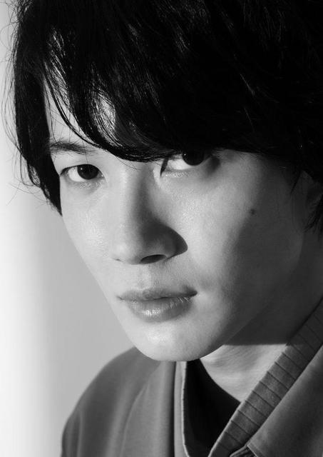 神木隆之介アニバーサリーブック発売 俳優としての おもて 27歳の男性としての うら ひもとく 芸能 デイリースポーツ Online