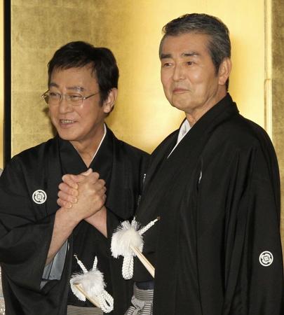 　弟・渡瀬恒彦さん（左）と渡哲也さんが共演＝２０１１年１２月
