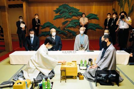 　王位戦第４局２日目が始まる＝提供・日本将棋連盟