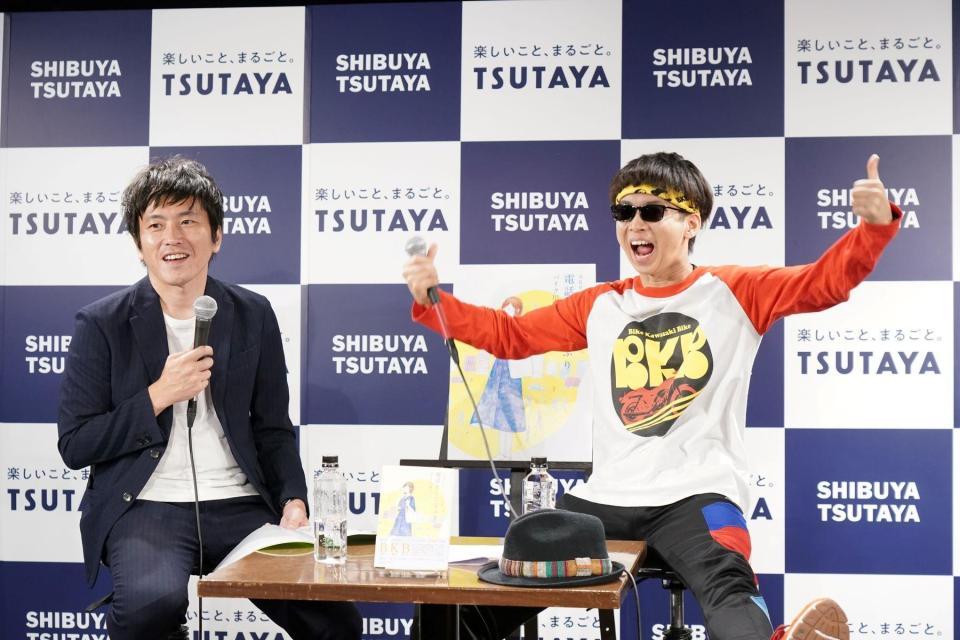 トーク中のしずる・村上純（左）、バイク川崎バイク