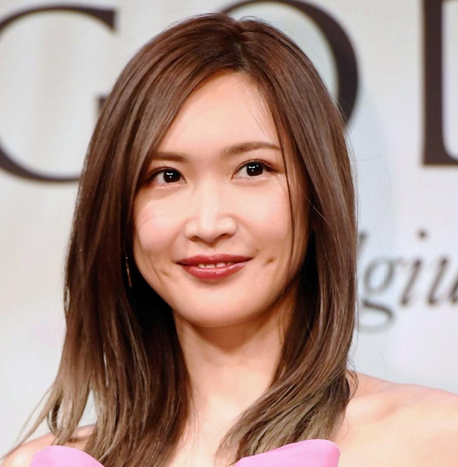 紗栄子 セレブ愛用ブランドを脚長 美デコルテ着こなし 可愛すぎる 似合う 芸能 デイリースポーツ Online