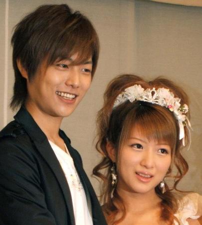 杉浦太陽（左）と辻希美（２００７年撮影）