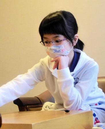 　佃亜紀子五段に勝利した仲邑菫初段