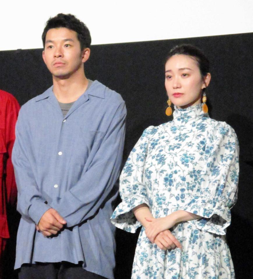 　映画のワールドプレミアに登場した仲野太賀（左）と大島優子＝東京・国立映画アーカイブ