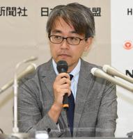 終局後の記者会見で質問に答える羽生善治九段＝東京・将棋会館（撮影・開出牧）