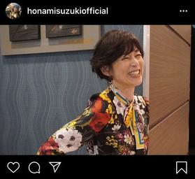 鈴木保奈美 「スーツ２」で着用のドルガバの大胆花柄ブラウスが反響