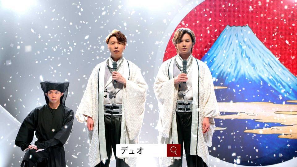 　ＫｉｎＫｉ　Ｋｉｄｓの堂本剛（中）と堂本光一（右）、Ｋｉｎｇ＆Ｐｒｉｎｃｅの岸優太（左）