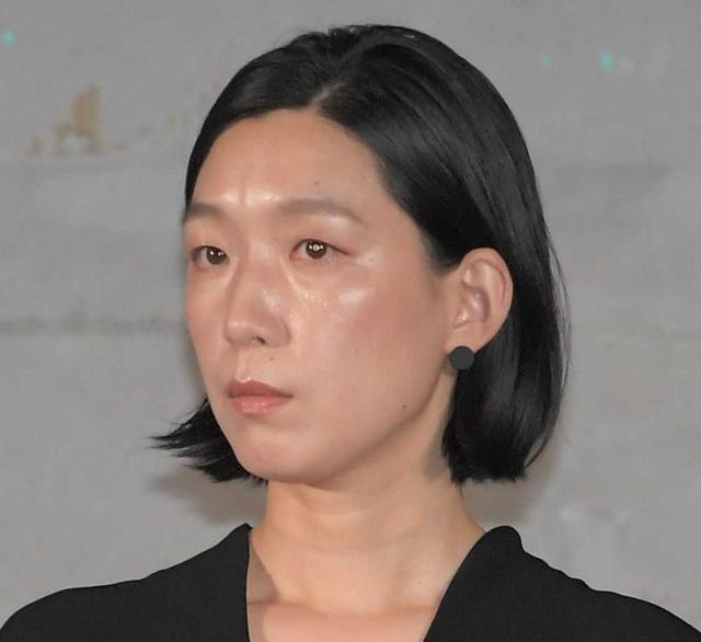 半沢 白井大臣にネットがお詫び モデルの政治家 今の国会にいませんでした 芸能 デイリースポーツ Online