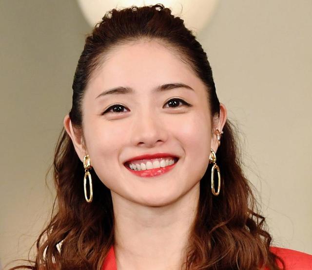 石原さとみ 会社員と結婚へ 親孝行の気持ちが同じ 彼の家族と対面 涙が出るほど安心 芸能 デイリースポーツ Online