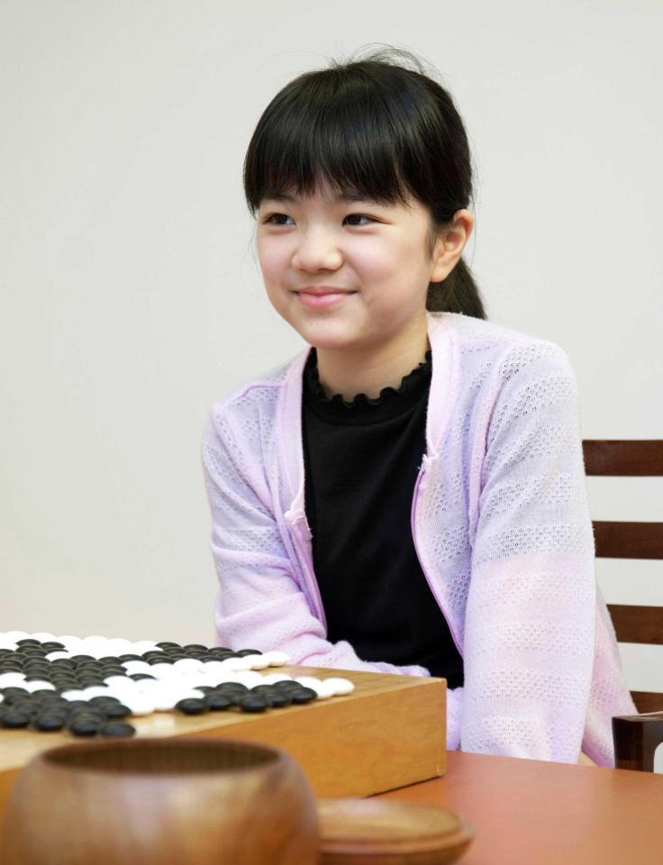 　最年少対局を制した仲邑菫初段＝東京都千代田区（日本棋院提供）