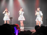 「告白の空砲」公演に出演した難波鉄砲隊其之九の（左から）横野すみれ、山本聖叶、塩月希依音＝大阪・ＮＭＢ４８劇場