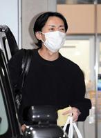 　報道陣の取材に応じた矢部浩之＝東京・ニッポン放送　