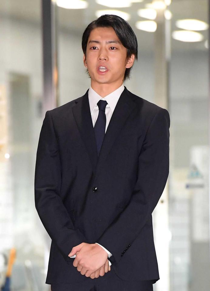　釈放され、謝罪の言葉を述べる伊藤健太郎（撮影・伊藤笙子）