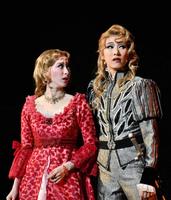 宝塚星組「エル・アルコン」の有沙瞳と天華えま＝梅田芸術劇場