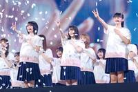 初ライブで“櫻ポーズ”を披露する櫻坂46（撮影・上山陽介）