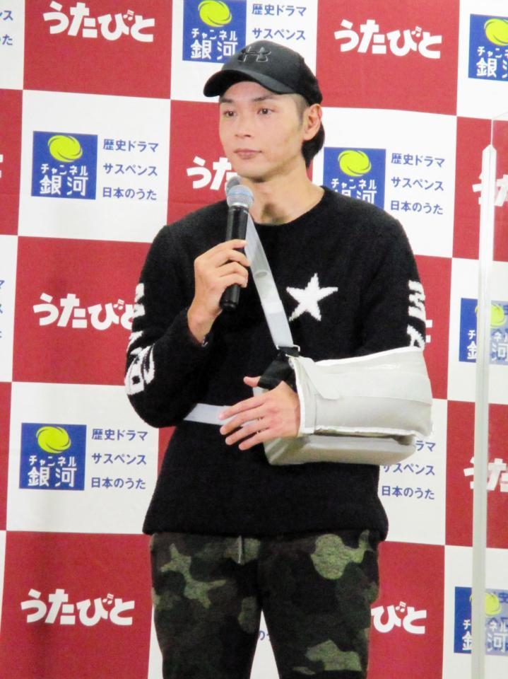 純烈・白川「紅白には固定器具とって歌う」 左肩腱板断裂手術を報告