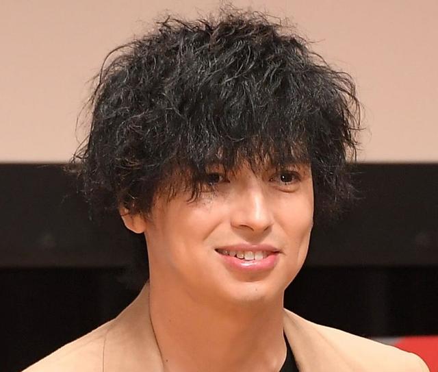 アレク 生後約７週間の長女がテヘペロ フォロワー レベルの違う可愛さ 芸能 デイリースポーツ Online