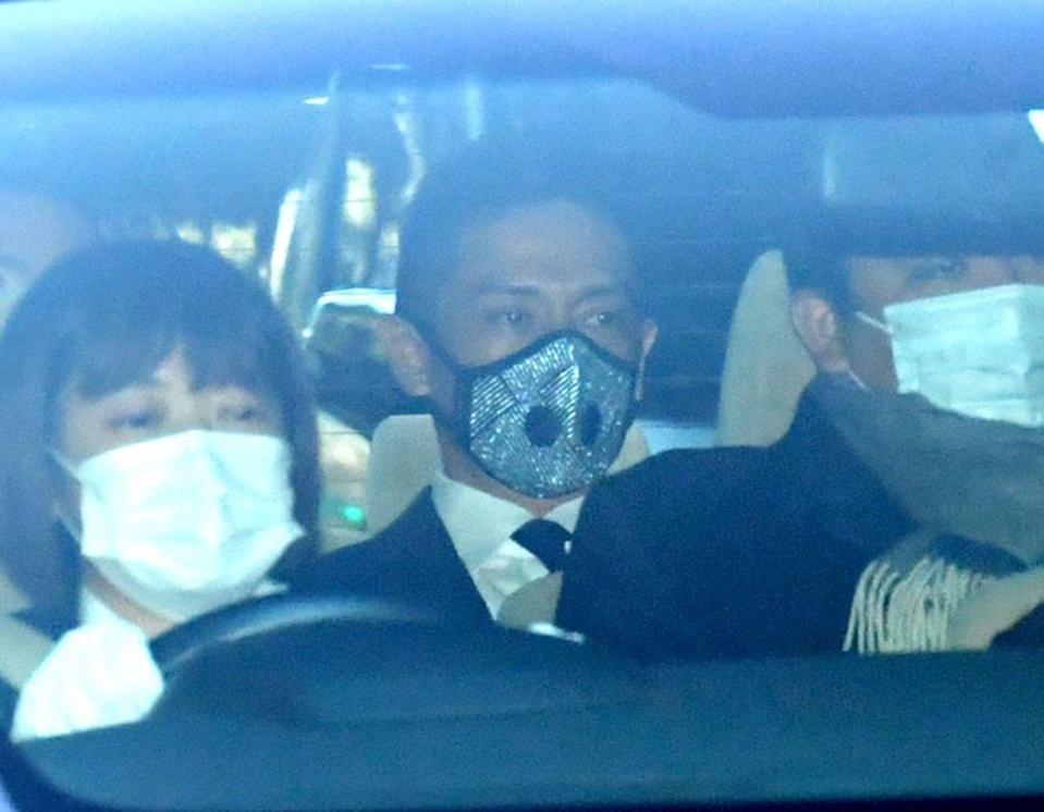 車で裁判所入りする伊勢谷友介被告＝東京地裁（撮影・西岡正）