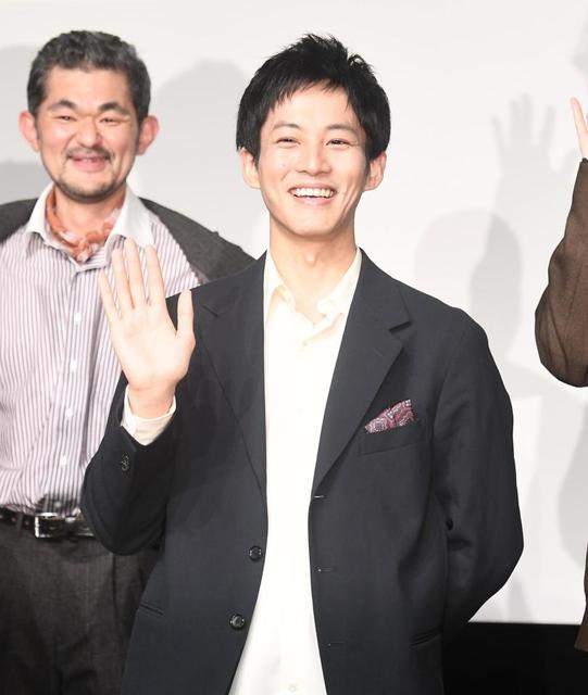 松坂桃李 戸田恵梨香と結婚後初公の場 心境の変化は 健康を 芸能 デイリースポーツ Online