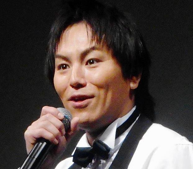 狩野英孝 結婚報道を否定も 神社参拝者を 松本 お客さん言うたな 芸能 デイリースポーツ Online