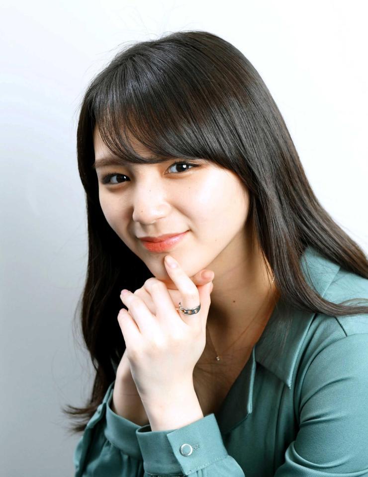 　“チラリズム美女”として話題の愛来（撮影・堀内翔）