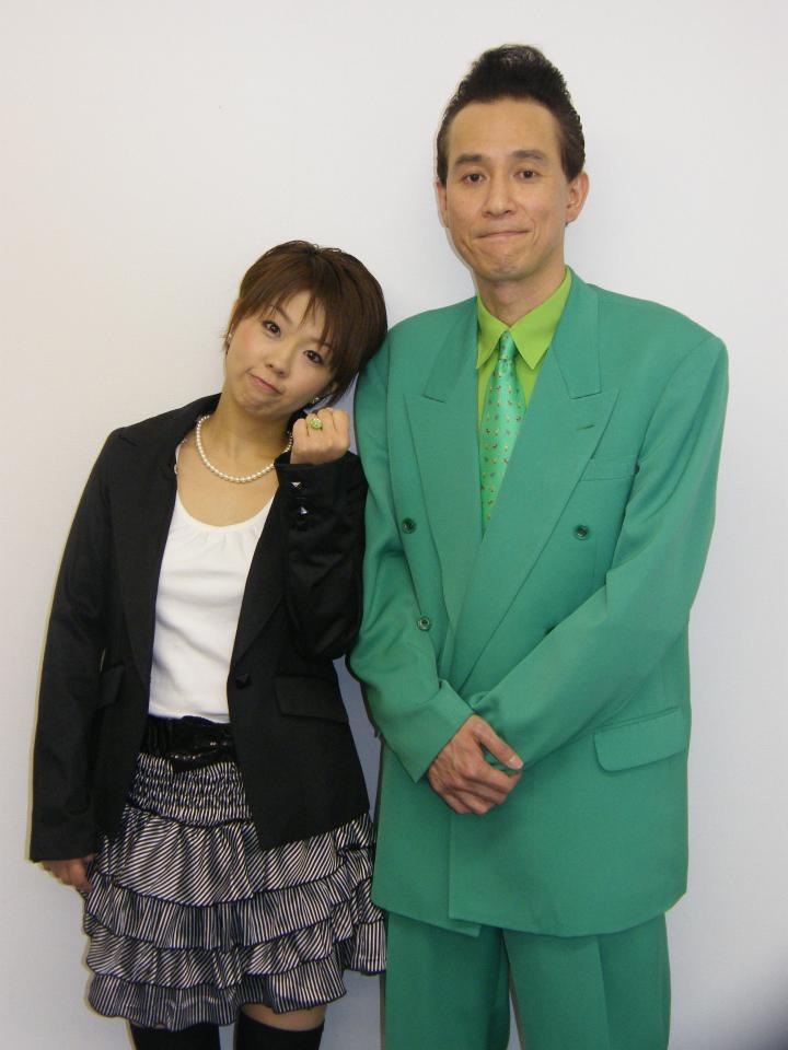 吉本新喜劇の中條健一（右）と秋田くみ子夫妻