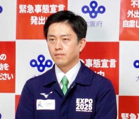 囲み会見に出席した吉村洋文大阪府知事＝１６日、府庁