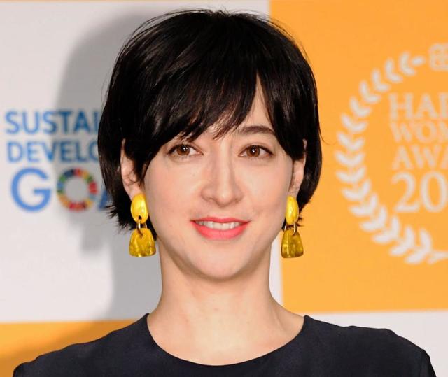 滝川クリステル そっくりな長身弟と写真 なんともいえない距離感笑 芸能 デイリースポーツ Online