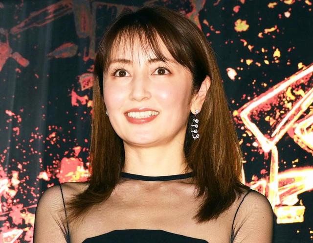 矢田亜希子 原田知世との２ショットに 美魔女 美しい 黒白ドレスも対比 芸能 デイリースポーツ Online