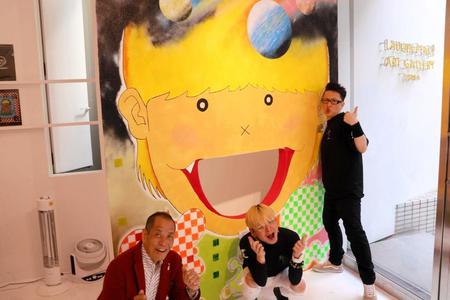 「吉本新喜劇　吉田ヒロ展」をＰＲした（左から）ぼんちおさむ、吉田ヒロ、鈴木つかさ