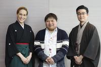 　「桜咲く夜～歌劇家話」に出演する（左から）桐生麻耶、荻田浩一氏、尾上菊之丞