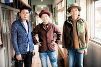 　一夜限りの復活を果たすＦＵＮＫＹ　ＭＯＮＫＥＹ　ＢＡＢＹＳの（左から）ファンキー加藤、ＤＪケミカル、モン吉