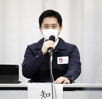 　大阪府の新型コロナウイルス対策本部会議に出席した吉村洋文知事＝２６日、府庁