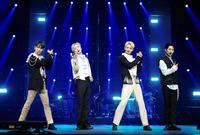 　オンラインライブを行ったＳＨＩＮｅｅの（左から）キー、テミン、ミンホ、オンユ