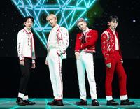 　オンラインライブを行ったＳＨＩＮｅｅの（左から）オンユ、ミンホ、テミン、キー