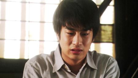 千代と一平にある話をする寛治（前田旺志郎）