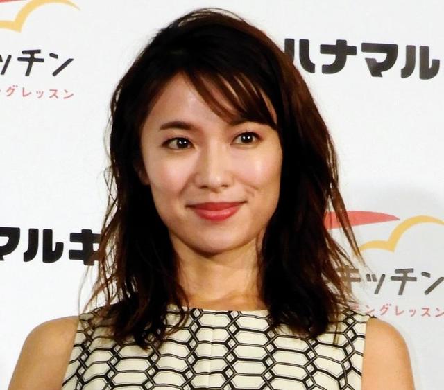 内山理名 インスタの悩殺ヨガポーズに 美尻維持するの大変 いい体 芸能 デイリースポーツ Online