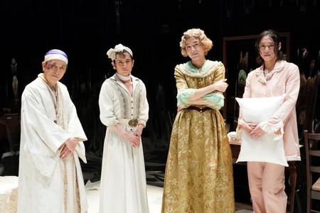 　「楽屋－流れ去るものはやがてなつかしき－」に出演する（左から）大高洋夫、佐藤アツヒロ、伊藤裕一、伊勢大貴（撮影：岩田えり）