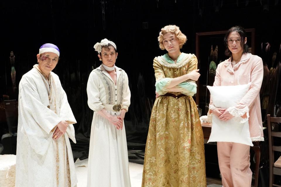 　「楽屋－流れ去るものはやがてなつかしき－」に出演する（左から）大高洋夫、佐藤アツヒロ、伊藤裕一、伊勢大貴（撮影：岩田えり）