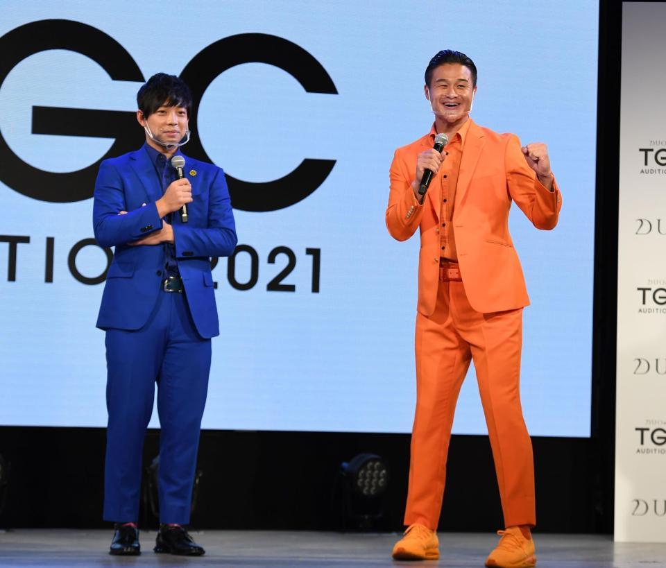 ＭＣを務めたティモンディの（左から）前田裕太、高岸宏行＝東京・ベルエポック美容専門学校（撮影・開出牧）