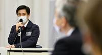 大阪府の新型コロナウイルス対策本部会議で発言する吉村洋文知事＝20日午後、大阪市