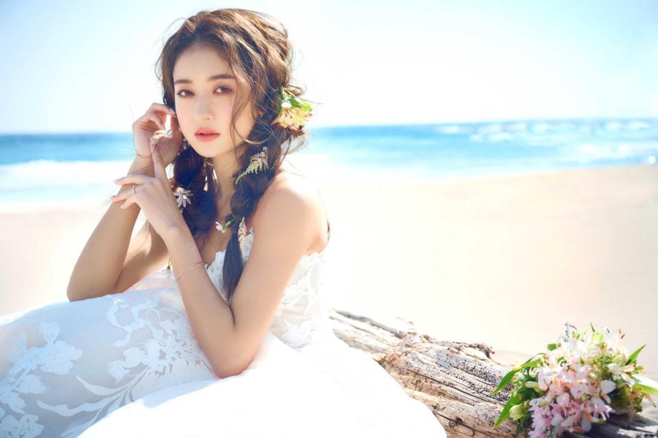 　ウエディングドレス姿を披露したみちょぱ