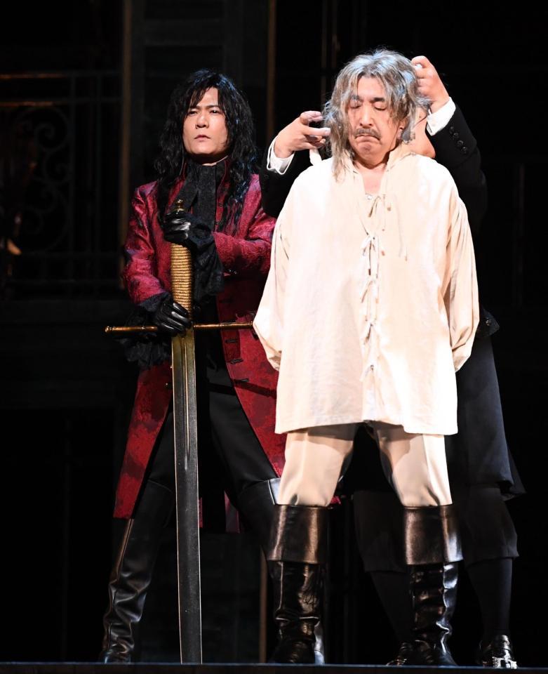 心迷える死刑執行人を演じる稲垣吾郎＝東京池袋の東京建物Ｂｒｉｌｌｉａ　ＨＡＬＬ（撮影・園田高夫）