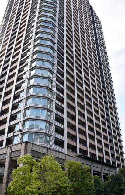 須藤早貴容疑者 うつむき長い髪で表情隠し 有名人が多く住むタワマンで早朝の逮捕劇 芸能 デイリースポーツ Online