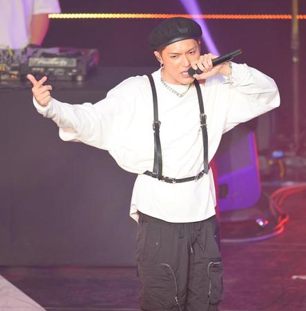 　熱唱するＥＸＩＬＥ　ＳＨＯＫＩＣＨＩ＝東京・新木場ＳＴＵＤＩＯ　ＣＯＡＳＴ（撮影・高石航平）