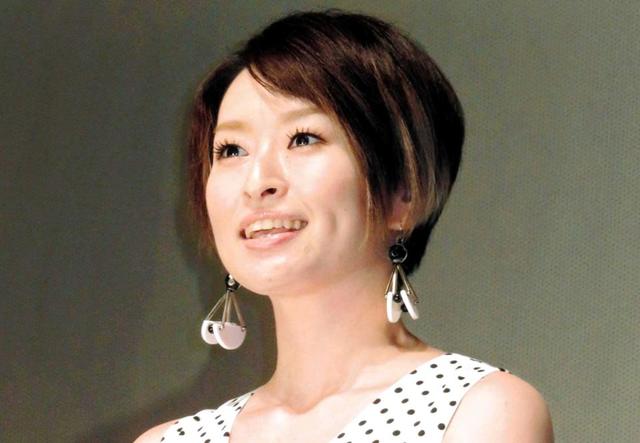 島袋寛子 ｌｉｓａが憧れ泣き出した ｓｏｎｇｓ 黄色ワンピで可憐ポーズ 芸能 デイリースポーツ Online