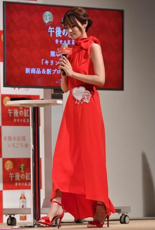 　熊本復興応援「キリン　午後の紅茶」新商品＆新プロジェクト記者発表会に登場した深田恭子（撮影・伊藤笙子）