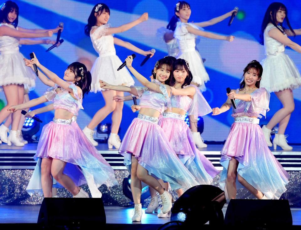 ａｋｂ１５周年コンで 純正 作品リリース発表 ５６０日ぶり新作に柏木由紀号泣 芸能 デイリースポーツ Online