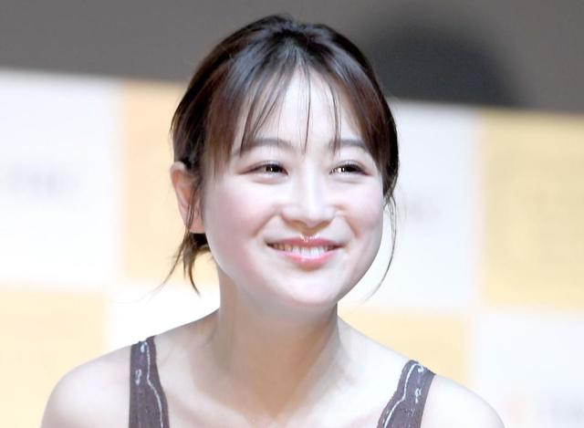 鈴木奈々 全身タイツ姿でどアップ 落ち着くなぁ とハートマーク ｎｇなしタレント 芸能 デイリースポーツ Online