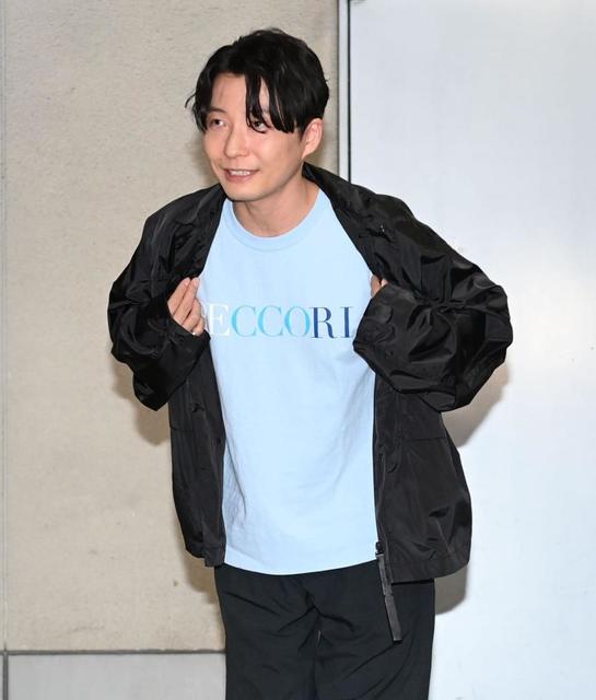 星野源 結婚発表後初の場に ずん・飯尾「ペッコリＴシャツ」で現る